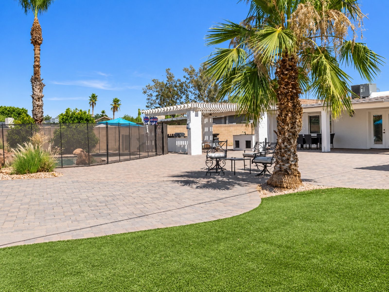 Shaded patio and yard at a Scottsdale Behavioral Health Group residence
